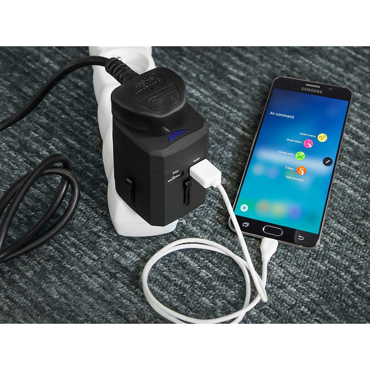 Green Cell Universaladapter till eluttag med USB-uttag, svart