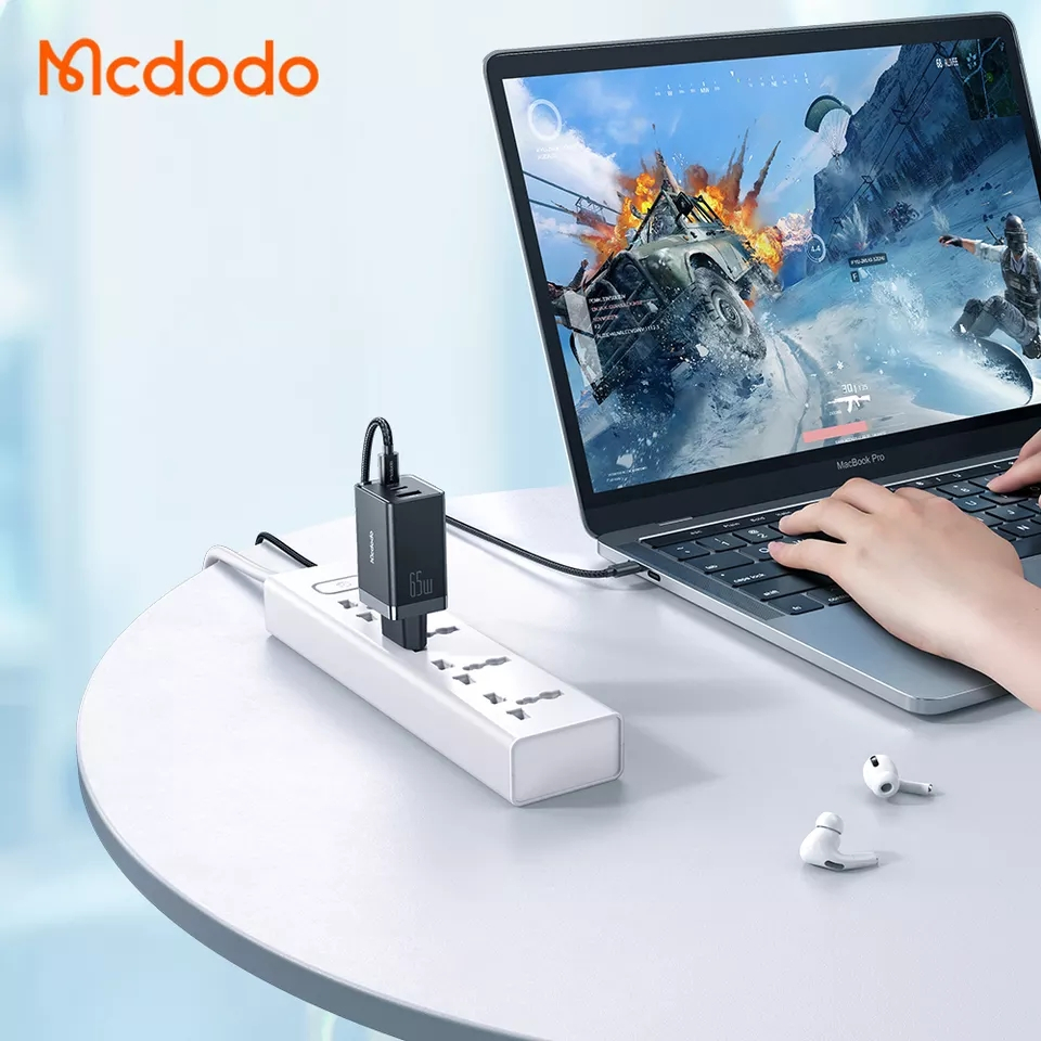 McDodo CH-1540 USB+USB-C GaN 5 Pro väggladdare, 67W, svart