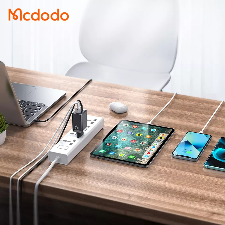 McDodo CH-1540 USB+USB-C GaN 5 Pro väggladdare, 67W, svart
